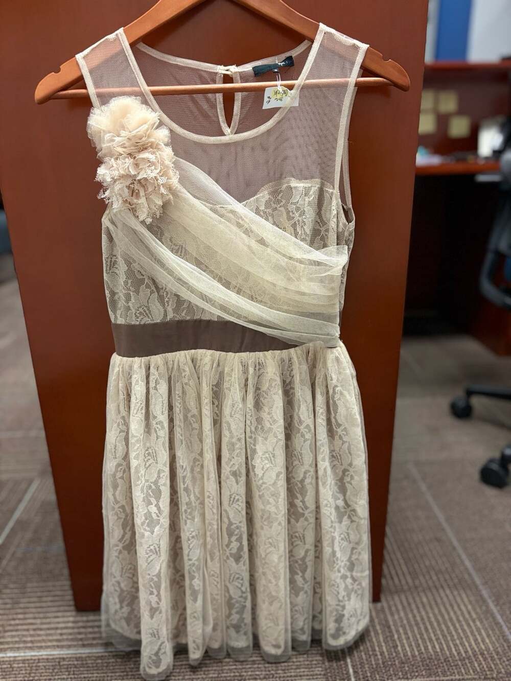 City Triangle Lace Dress Size 3 Cream Beige Floral Tulle Flower Junior Small